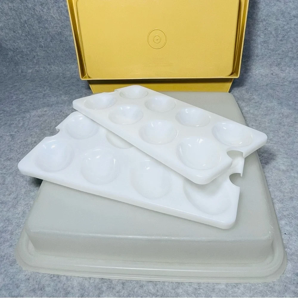 Vintage 70s Tupperware Deviled Egg Keeper Carrier Server 723-3 Harvest Gold 4 pc